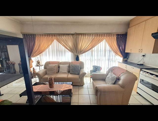 1 BEDROOM FLAT TO LET IN ARCON PARK